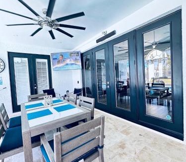 Trafalgar Villa | Villa Harley Summer
