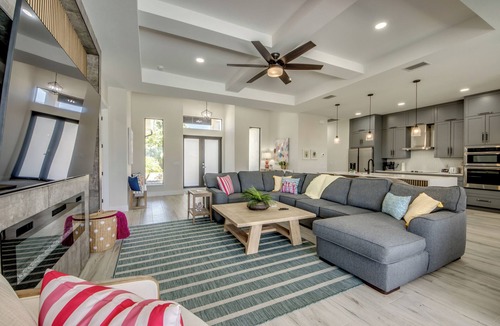 Trafalgar Villa | Villa Paradise - Exquisite 3 Bedroom/3 bath waterfront Villa with heated pool, guest suite, fishing poles