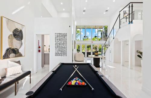 Parkland House | Villa wpool games BBQ