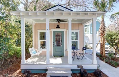 Thunderbolt House | Village on The Bluff: In The Pink by Lucky Savannah