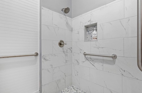 Franklinton Bed & Breakfast | Vintage Charm, modern convenience-B & B w/Pool