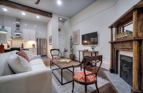 Inman Park Apartment | Vintage Elegance Meets Modern Comfort in Inman Park
