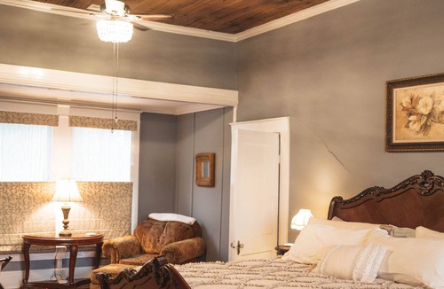 Anderson House | Virginia Suite at historic estate