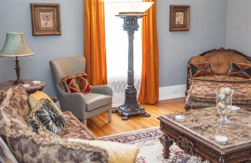 Anderson House | Virginia Suite at historic estate