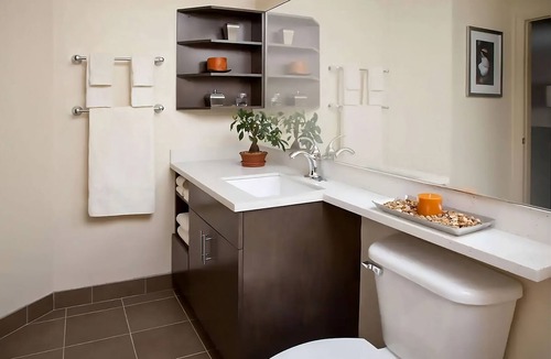 Ashley Oaks Hostel | Visit the Lakeshore Park! Private Kitchen & FREE Parking! Pets Allowed, Gazebo!