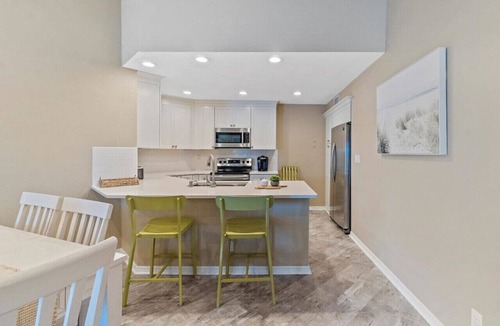 Isla del Sol Apartment | 🏖️ Vista Verde West 1-207 | Pool & Lake View Getaway