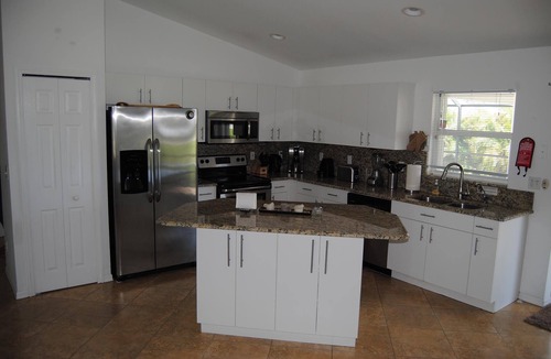Trafalgar House | VRCC Villa Alegria - quiet and very private