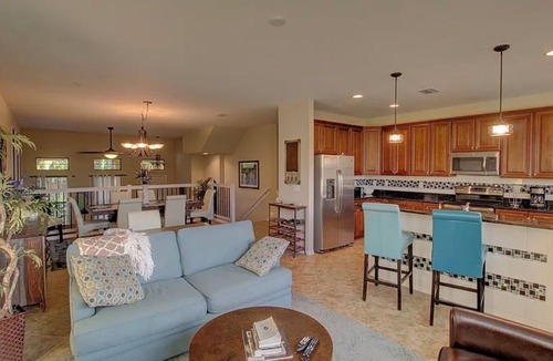 Ole Condo | Wake Up in Paradise — Naples 3BR Condo