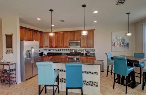 Ole Condo | Wake Up in Paradise — Naples 3BR Condo