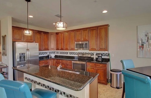 Ole Condo | Wake Up in Paradise — Naples 3BR Condo