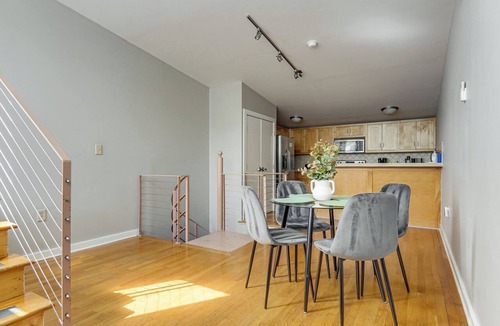Terry Sanford Apartment | Walk Downtown | Rooftop Patio + 2 King Beds