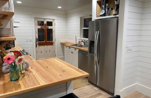 Pigeon Point House | Walk to Bay Street and Historic Downtown Beaufort! Close to Parris Island MCRD!