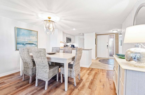 Sea Pines Condo | Walk to Beach Club! Open Plan, Renovated Baths, Pet Friendly & No Carpet!