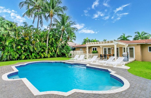 Hollywood Lakes House | Walk to Beach Luxury 5BR/3BA Villa Hollywood Lakes