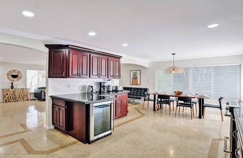 Hollywood Lakes Villa | WALK to Beach Luxury 3BR Villa in Hollywood Lakes