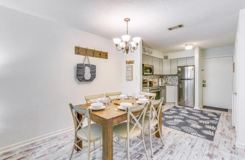 Folly Field House | Walk to Beach & Golf Course: Hilton Head Getaway!