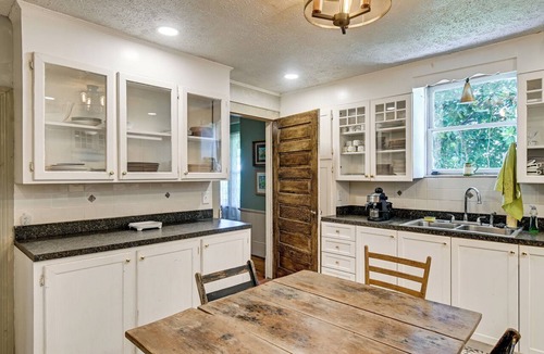 Fairmont House | Walk to Downtown Fairmont! Family Home w/Yard