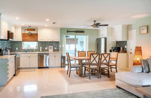 Fort Pierce Cottage | Walk to Jetty Park: Harbor District Home!