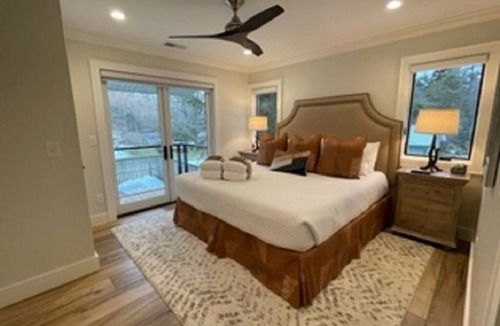 Highlands House | Walk to MainSt. Downtown Highlands. Great Guest Reviews! Sleeps 8 & dog friendly