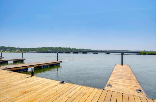Greenwood House | Walk to Marina: Lake Greenwood Retreat w/Hot Tub