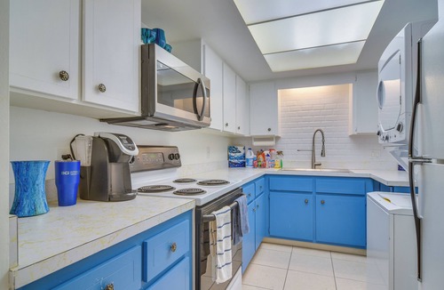 St. Petersburg Condo | Walk to Ocean! St. Petersburg Extended Escape