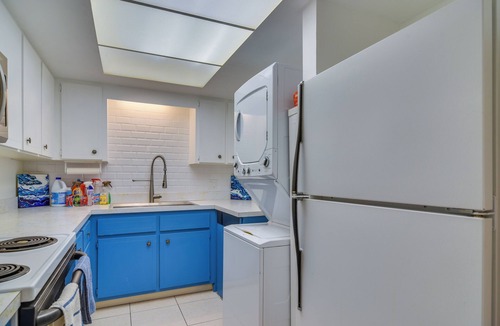 St. Petersburg Condo | Walk to Ocean! St. Petersburg Extended Escape