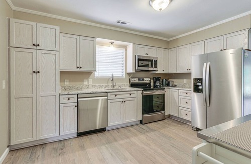 Bluffton House | Walk to Old Town Bluffton! Dual-Unit Family Escape