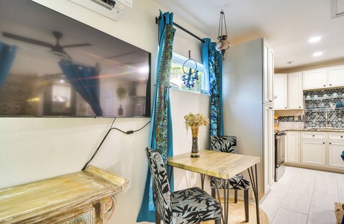 Greater Woodlawn Apartment | Walk to Parks & Dining: Central St. Pete Oasis