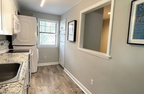 Athens Condo | Walk to Sanford Stadium! Perfect Athens Condo