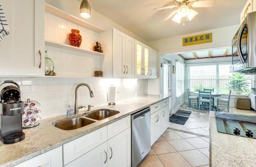 Ormond Beach Plaza House | Walk to Shore + Pier: Family Home in Ormond Beach