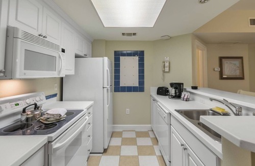 Myrtle Beach Hotel | Walk to the Ocean - 1BR Suite near Market Common with Kitchen, Lazy River & Gym