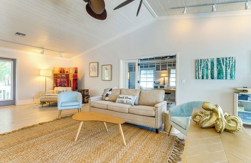 Summerplace House | Walk to Wabasso Beach: Home w/Hot Tub & Bikes
