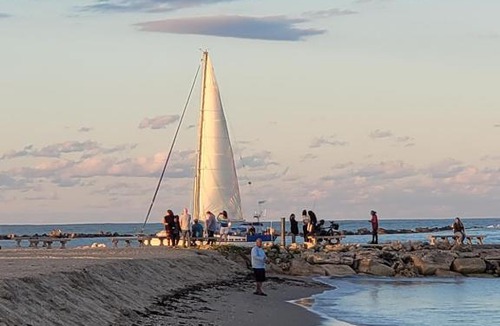 Fort Pierce Apartment | WALKING DISTANCE FROM THE BEACH