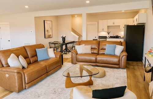 Central House | Walkout Basement Retreat