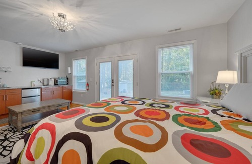 Cary Apartment | Warren Studio @ Greenwood Forest