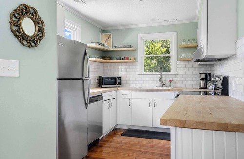 Charleston Apartment | Water Views, Minutes to Downtown & Folly Beach!