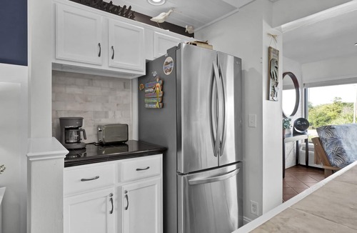 Airlie Condo | Water Views, Pool, & Dining Nearby @ The Waterway