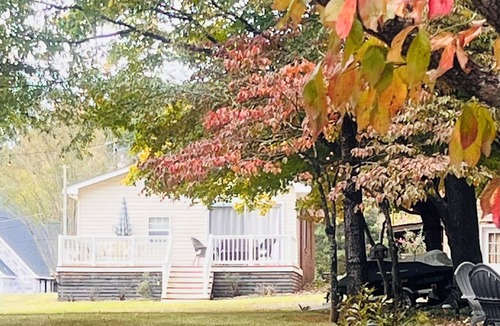 Norwood House | Waterfront and Dock, Quiet Cove, on Peaceful Lake Tillery.