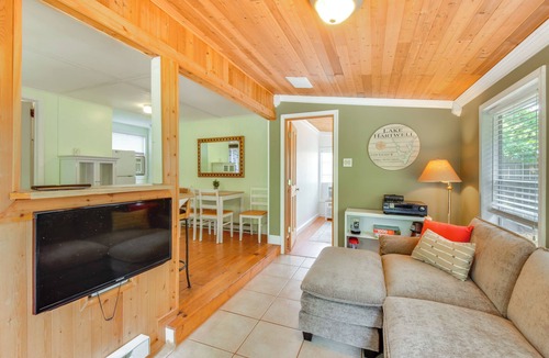 Townville Cabin | Waterfront Cabin w/Private Dock on Lake Hartwell!