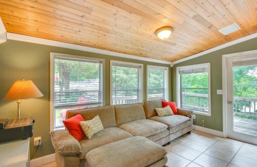 Townville House | Waterfront Cabin w/Private Dock on Lake Hartwell!