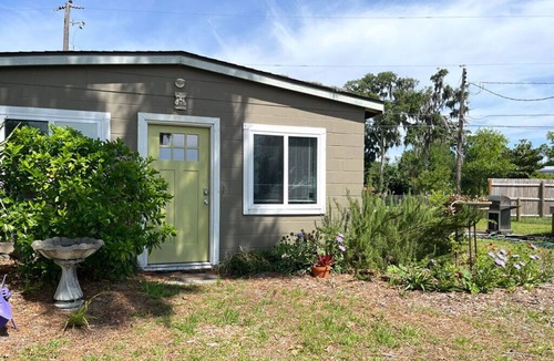 Port Royal Apartment | Waterfront coastal cottage charm in delightful Port Royal