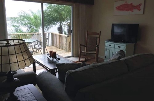 Roseland Cottage | Waterfront Cottage Rental with a Dock on the San Sebastian River, Florida