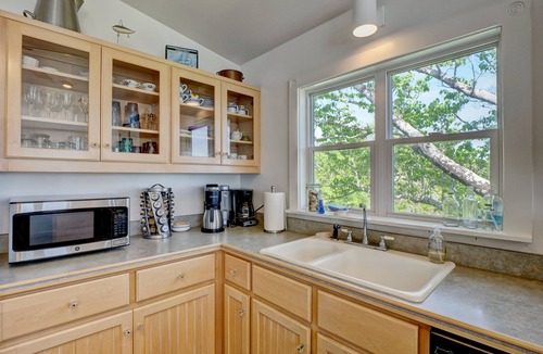 Swansboro House | WATERFRONT, gorgeous, PVT DOCK, relax, DOWNTOWN, fish, RETREAT