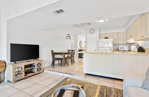 South New River Isles House | Waterfront Haven: Modern Luxury & Yacht Views in Citrus Isles
