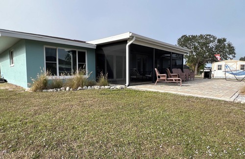Nokomis House | Waterfront Home, Fishing, Kayaking, Manatees, Water Access to Gulf