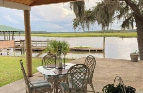Midway House | Waterfront Home with shared dock + Paradise on the water.