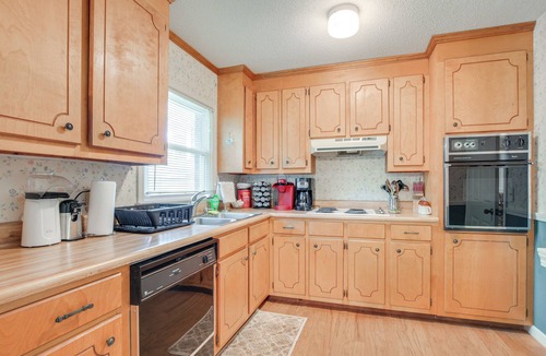 Townville House | Waterfront Lake Hartwell Home < 1 Mi to Marina!