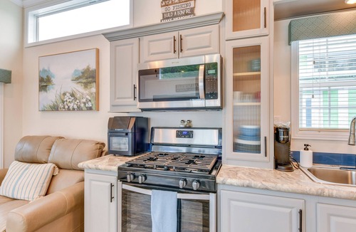 Sherrills Ford Cabin | Waterfront Lake Norman Cabin w/Screened Porch!