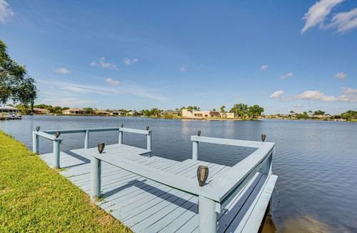 Lake Suzy House | Waterfront Living at its Best! Florida Getaway