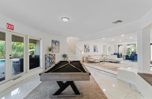 Oakland Park House | Waterfront Retreat: 7BR Villa with Pool Firepit
